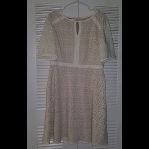 White & Beige Summer Dress w three quarter sleeves